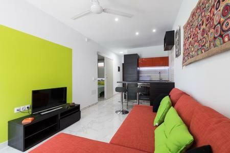 Apartament 5 Min Walk From Yumbo 208 Playa del Inglés